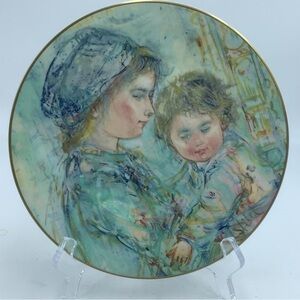 Vintage Royal Doulton Edna Hibel Colette and Child Collector Plate